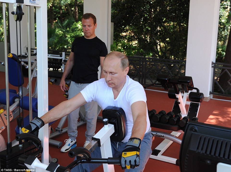 Putin and Medvedev working out, grilling meet and sipping tea in Sochi (+Photo Gallery) geotv.ge